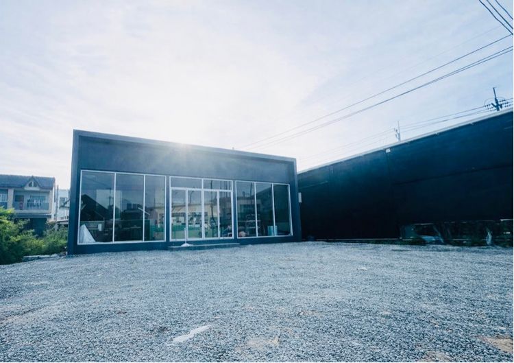 อาคารพร้อมลานจอดรถ รูปที่ 2