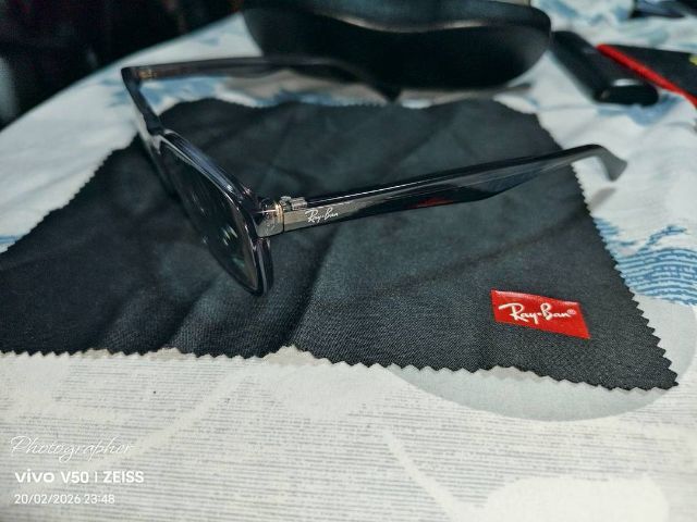 Rayban กรอบเทา เลนส์สายตายาว 275 เลนส์ auto สภาพดี เลนส์ ซ้ายมีรอยนิดนึง ขาย 1700 บาทรวมส่งครับ รูปที่ 3