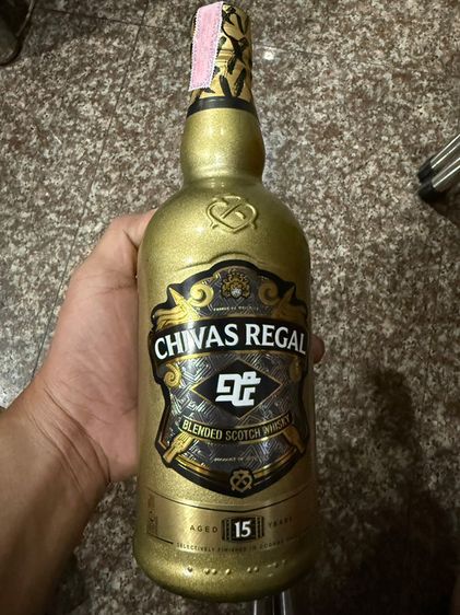 Limited edition Chivas Regal 15 ปี เลขไทย ๑๕ เอามาแบ่ง 12 ขวด ไม่มีอีกแล้ว ที่เดียวในไทย ควรค่าเเก่การสะสม