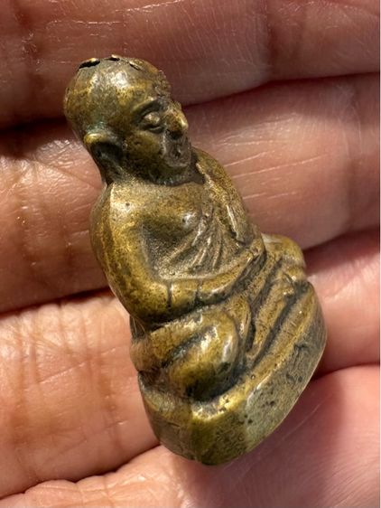  🙏 หลวงพ่อเงิน วัดบางคลาน ออก วัดห้วยเขน ปี 2525 🙏รูปหล่อล.พ.เงิน วัดห้วยเขน พิมพ์ B เนื้อโลหะเหลืองอมเขียว องค์ละ1550 รูปที่ 3