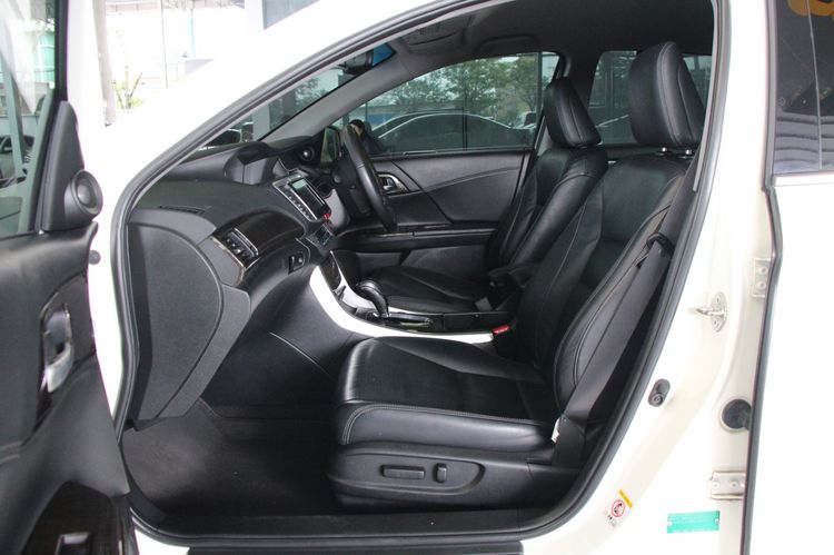 Honda Accord 2015 2.4 EL i-VTEC Sedan เบนซิน ไม่ติดแก๊ส เกียร์อัตโนมัติ ขาว รูปที่ 3