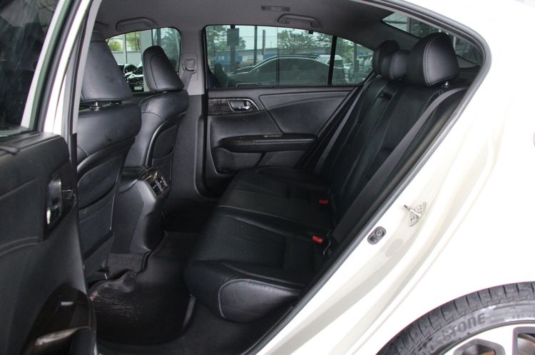 Honda Accord 2015 2.4 EL i-VTEC Sedan เบนซิน ไม่ติดแก๊ส เกียร์อัตโนมัติ ขาว รูปที่ 4