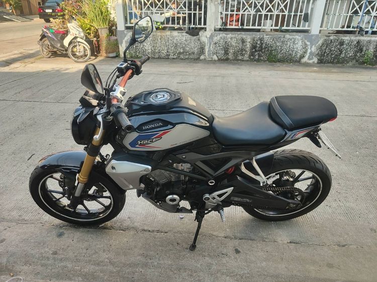 🛵ยังไงก็ขาย CB150 ปี 60 เครื่องดี สีสวย สตาร์ทมือ รถบ้านพร้อมใช้งาน เปลี่ยนน้ำมันเครื่องฟรี ส่งฟรี30กิโล รูปที่ 2