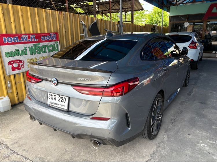 BMW Series 2 2022 220i Sedan เบนซิน ไม่ติดแก๊ส เกียร์อัตโนมัติ เทา รูปที่ 3