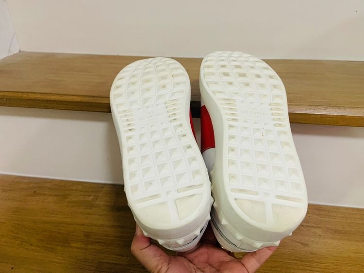 รองเท้า VALENTINO แท้ 💯 เบอร์ 40 cm 26 คนเท้า 25.5-26.6 cm ใส่ได้ครับ สภาพดีมาก พื้นเต็ม หนังนิ่ม ทรงสวย รูปที่ 6