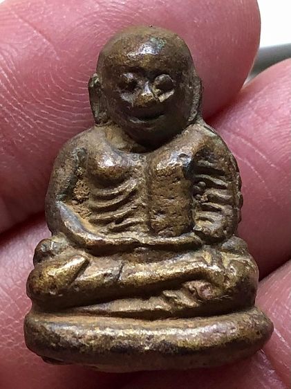 พระรูปหล่อเก่าคะ