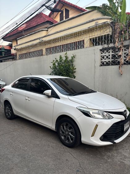 รถ Toyota Vios 1.5 Entry สี ขาว