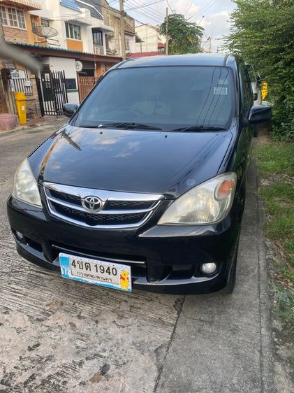 รถ Toyota Avanza 1.5 E สี ดำ