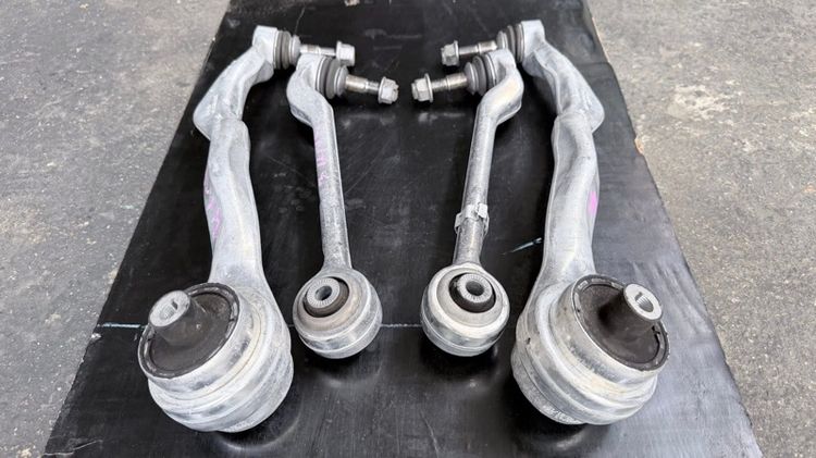 ปีกนก BMW F30 F20 F34 ของแท้มือ 2  รูปที่ 3