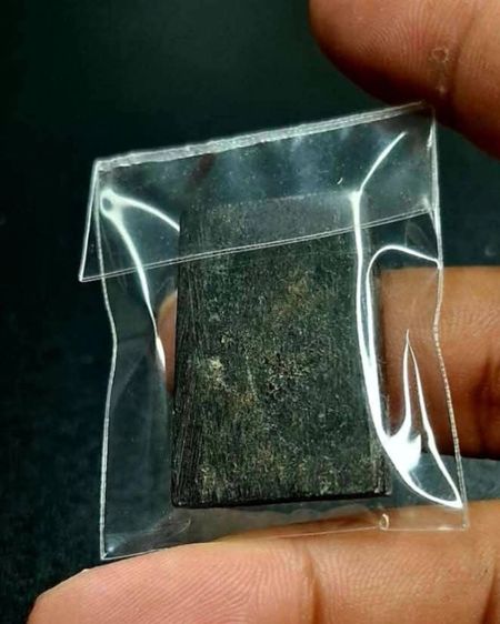 สมเด็จไม้เกะ เก่า ไห้บูชา รูปที่ 2