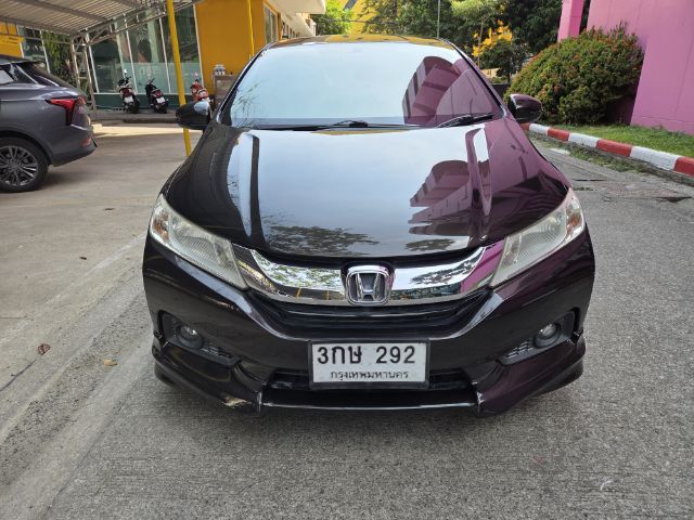 รถ Honda City 1.5 V สี น้ำตาล