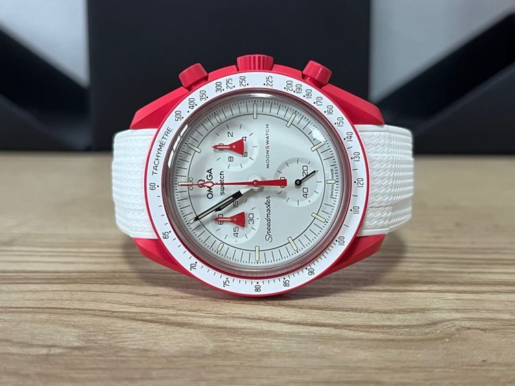 ขาย  Omega x Swatch สีแดง (Mission to Mars)  อุปกรณ์ กล่อง  การ์ด ใบเสร็จ  สาย 2เส้น  พร้อมส่ง ราคา 8500 บาท สนใจต่อลอง 0995373056 ครับ