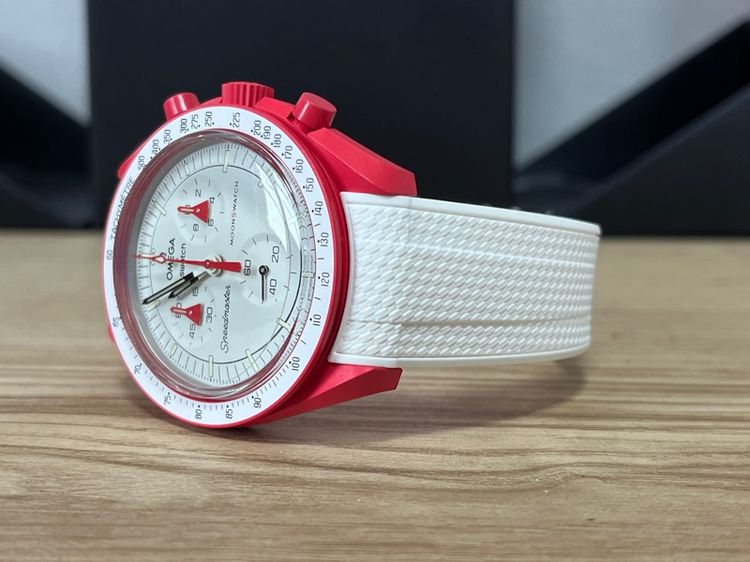 ขาย  Omega x Swatch สีแดง (Mission to Mars)  อุปกรณ์ กล่อง  การ์ด ใบเสร็จ  สาย 2เส้น  พร้อมส่ง ราคา 8500 บาท สนใจต่อลอง 0995373056 ครับ รูปที่ 2