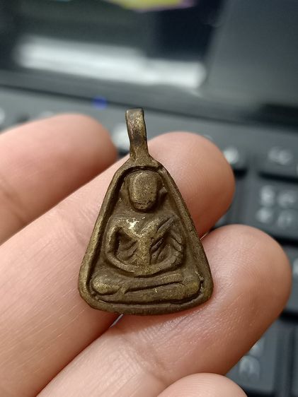 หลวงพ่อเงินจอบเล็กพิมพ์แข้งติด รูปที่ 8