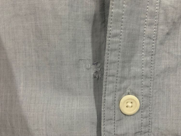 เสื้อเชิ้ต FRED PERRY แท้ 💯 size M วัดจริงขนาด อก 20 ยาว 28 นิ้ว สภาพดีมาก ทรงสวย เนื้อผ้าดีตำหนิตรงกระดุมสุดท้าย ติดกระดุกไม่เห็น รูปที่ 5