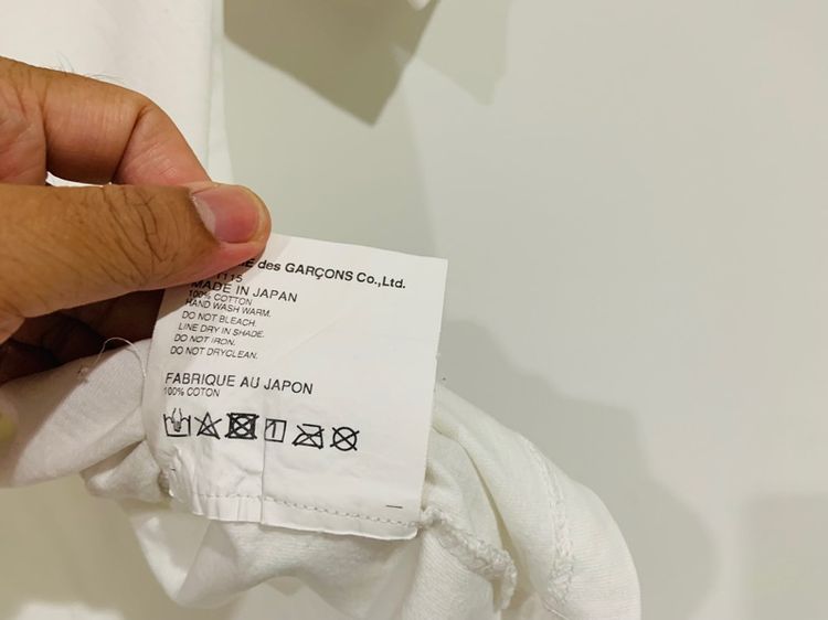 เสื้อยืด COMME des GARÇONS แท้ 💯 size M ขนาด อก 19 ยาว 26 นิ้ว สภาพใหม่มาก ทรงสวย เนื้อผ้านิ่มมาก หายากน่าสะสมครับ รูปที่ 5