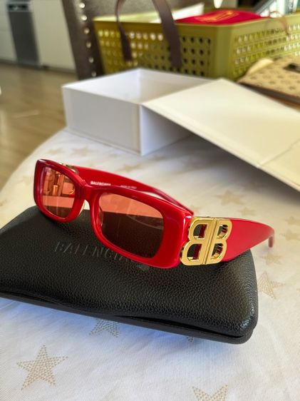 แว่นกันแดด