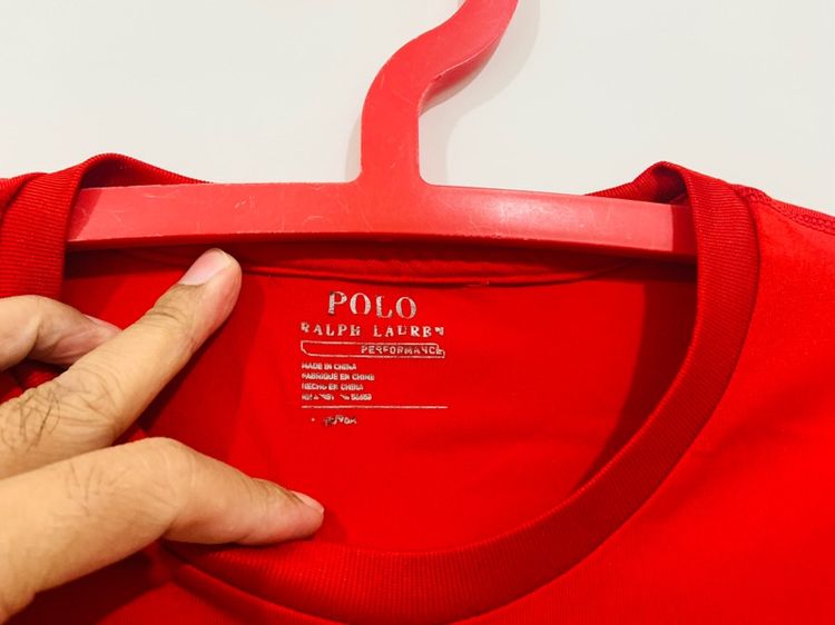 เสื้อยืด POLO RALPH LAUREN แท้ 💯 size L ขนาด อก 21 ยาว 27.5 นิ้ว สภาพใหม่มาก สีแดงสด ผ้ากีฬา สวยแบบเรียบ ผ้านิ่มมากหายากน่าสะสมครับ รูปที่ 3