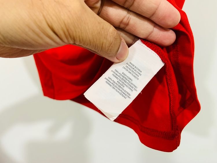 เสื้อยืด POLO RALPH LAUREN แท้ 💯 size L ขนาด อก 21 ยาว 27.5 นิ้ว สภาพใหม่มาก สีแดงสด ผ้ากีฬา สวยแบบเรียบ ผ้านิ่มมากหายากน่าสะสมครับ รูปที่ 5