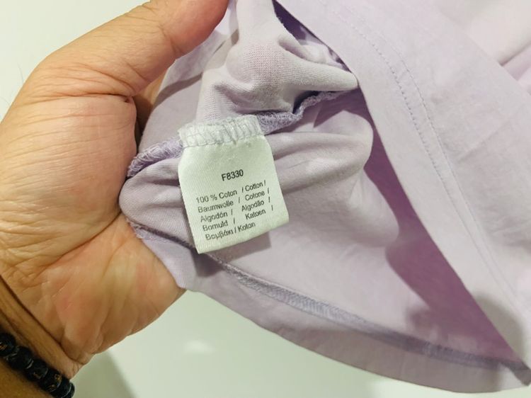 เสื้อยืดคอวี LACOSTEแท้ 💯 size 4 วัดจริงขนาด อก 20 ยาว 27 นิ้ว สภาพดีมาก สีม่วงอ่อน ทรงสวย ดีเทลสวย เนื้อผ้านิ่มมาก หายากน่าสะสมครับ รูปที่ 4