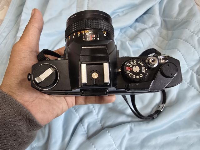 ขายกล้องฟิล์มพร้อมเลนส์  ทำงานสมบูรณ์ สนใจโทร0854959916