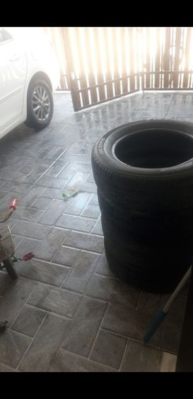 ขายยางถอดใส่รถเกง  หนึ่งเก้าห้า  หกสิบ  สิบห้า  ไฟโสน  ปี  สองหนึ่  ไม่เคยประ ไสม่บอม  ยางถอดจากรถผมเอง  สวยดอกยางเหลือเยอะ  ใช้ได้เลย รูปที่ 5