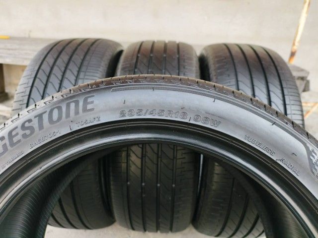 Bridgestone 235 45 18 รูปที่ 2