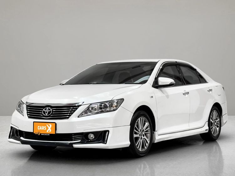 รถ Toyota Camry 2.0 G Extremo สี ขาว
