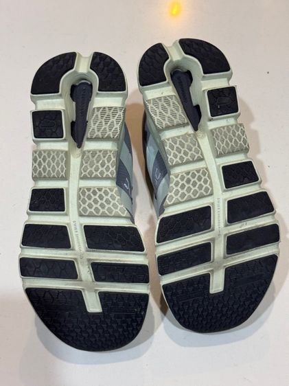 รองเท้าวิ่ง ON size 38.5 ผญ ของแท้ มือ2 รุ่น CLOUDRUNNER สีเทา-เขียว รูปที่ 6