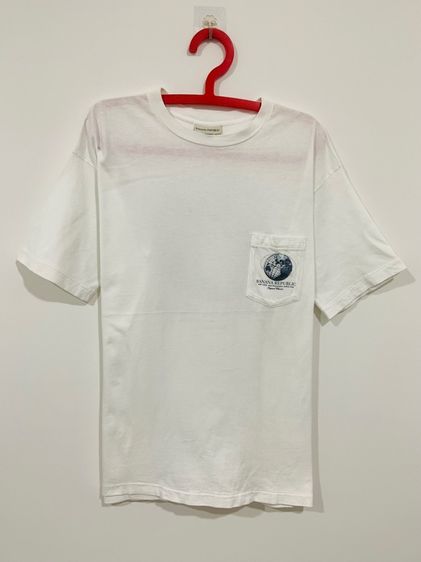 ขาว แขนสั้น อื่นๆ อื่นๆ เสื้อยืด BANANA REPUBLIC กระเป๋าซ้าย Made in USA 🇺🇸 รุ่นเก่า แท้ 💯 size L ขนาดอก 22 ยาว 28 นิ้ว สภาพดีใหม่มาก ดีเทลสวย เนื้อผ้านิ่มมาก