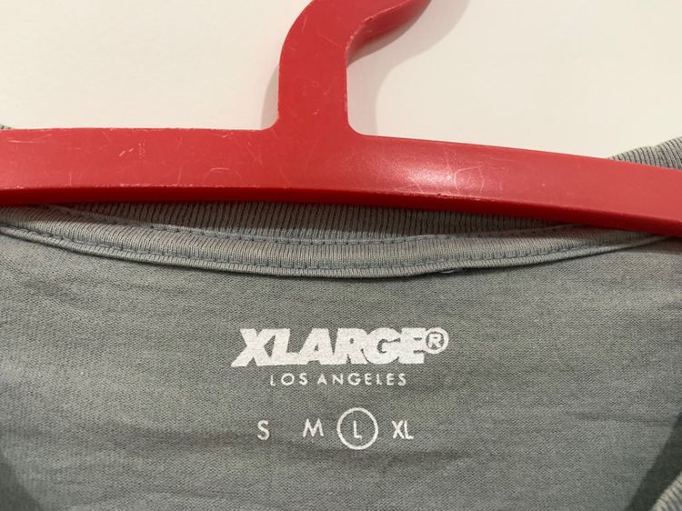 เสื้อยืด X LARGE แท้ 💯 size L ขนาดอก 22 ยาว 28 นิ้ว สภาพใหม่มาก สีเทา ลายโลโก้สวย เนื้อผ้านิ่มมาก หายากน่าสะสมครับ รูปที่ 3