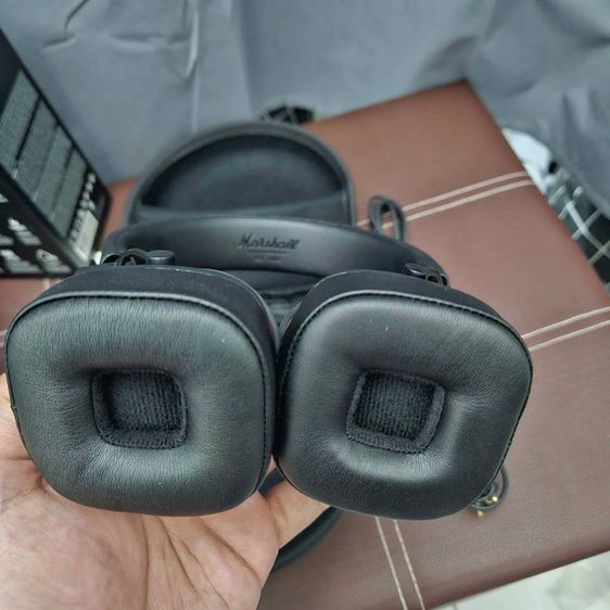 หูฟัง🟤🖤 Marshall major iv Bluetooth 🖤🟤 มี2ตัว2สี สภาพสมบูรณ์ ฟองน้ำสมบูรณ์ หนังแน่นๆ💯 รูปที่ 8