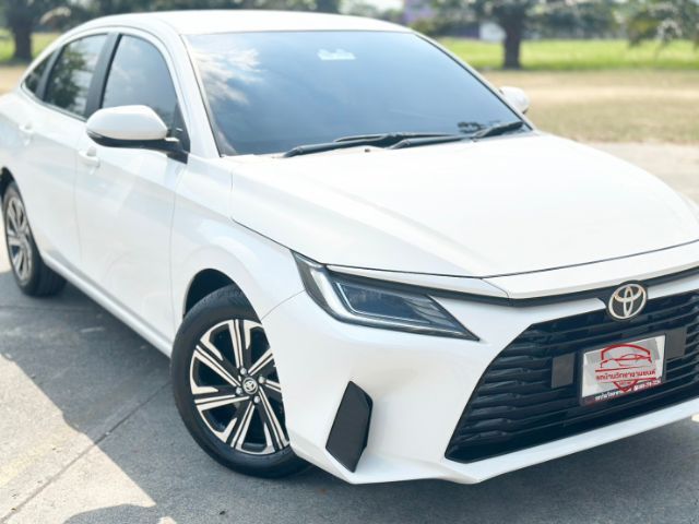 รถ Toyota Yaris ATIV 1.2 Smart สี ขาว
