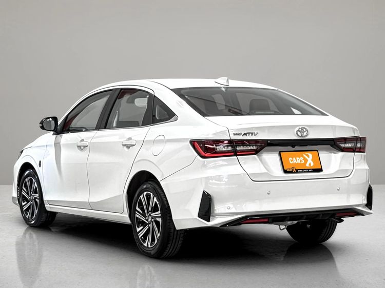 Toyota Yaris ATIV 2022 1.2 Premium Luxury Sedan เบนซิน ไม่ติดแก๊ส เกียร์อัตโนมัติ ขาว รูปที่ 4