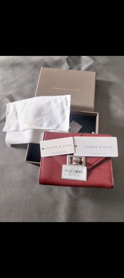 ขายกระเป๋าCharles keith สตางค์สีแดง3พับ รูปที่ 3