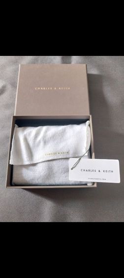 ขายกระเป๋าCharles keith สตางค์สีแดง3พับ รูปที่ 8