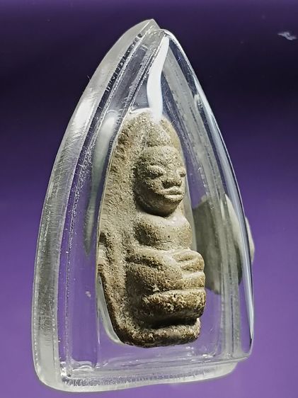 พระถ้ำเสือ กรุวัดเขาถ้ำเสือ อู่ทอง กรุเก่า จ.สุพรรณบุรี พิมพ์หน้าตุ๊กตา สภาพสวยมาก ผิวดินนวลเดิมๆจากกรุ ไม่ผ่านการเช็ดล้าง สวยเเชมป์เลยครับ รูปที่ 7