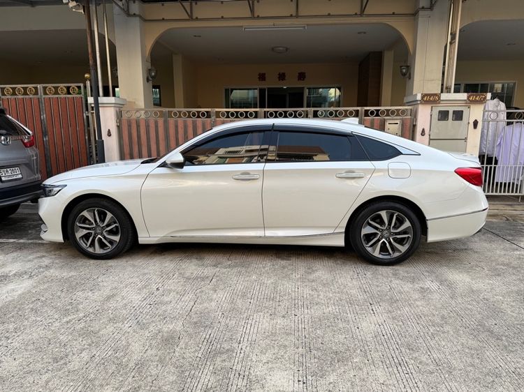 รถ Honda Accord 1.5 Turbo EL สี ขาว