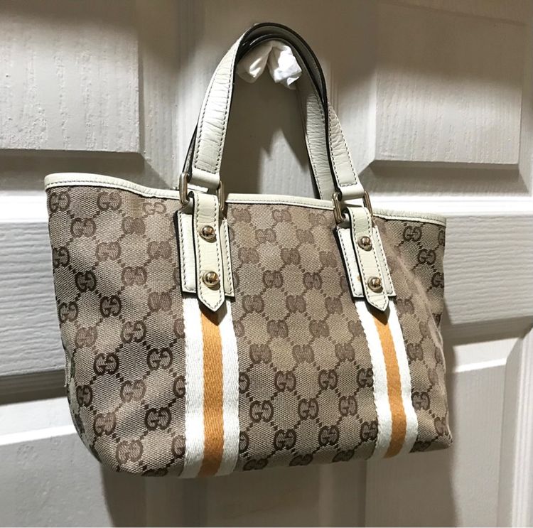 ลดราคา Gucci ของแท้ สภาพดีมาก ใช้น้อยมาก รูปที่ 8