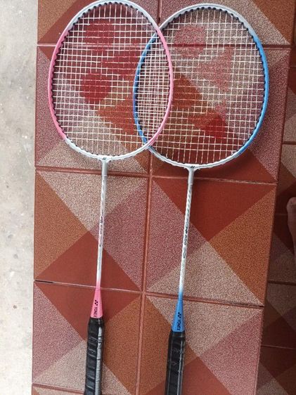 ไม้แบดมินตันมือหนึ่งยี่ห้อYONEXรุ่นGR-400แพ๊คคู่ รูปที่ 2
