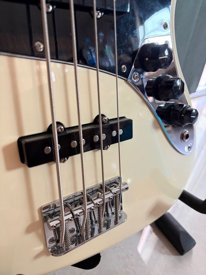 Squier Affinity Jazz Active Bass รูปที่ 3