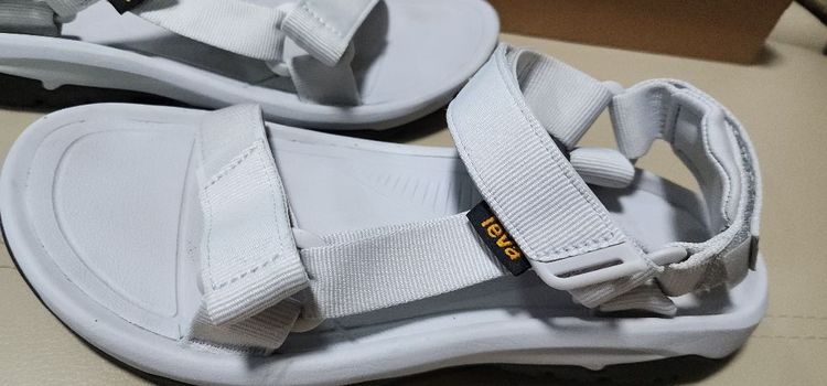 รองเท้า Teva 1984