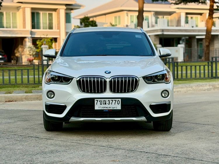 BMW X1 2019 2.0 sDrive18d xLine Sedan ดีเซล ไม่ติดแก๊ส เกียร์อัตโนมัติ ขาว รูปที่ 2