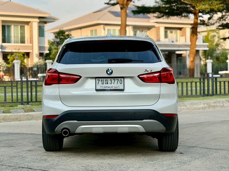 BMW X1 2019 2.0 sDrive18d xLine Sedan ดีเซล ไม่ติดแก๊ส เกียร์อัตโนมัติ ขาว รูปที่ 4