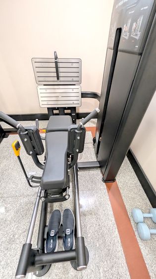 เครื่องออกกำลังกาย LEG PRESS AND HACK SQUAT เกรด COMMERCIAL สภาพเหมือนแกะกล่อง รูปที่ 4