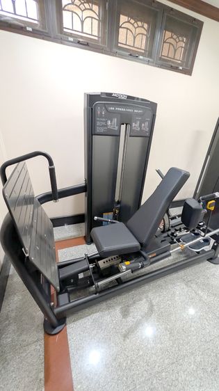 เครื่องออกกำลังกาย LEG PRESS AND HACK SQUAT เกรด COMMERCIAL สภาพเหมือนแกะกล่อง รูปที่ 5
