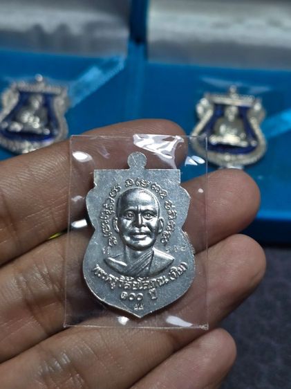 เหรียญหลวงปู่ทวดรุ่น 100 ปีลงยาสีเขียว รูปที่ 2
