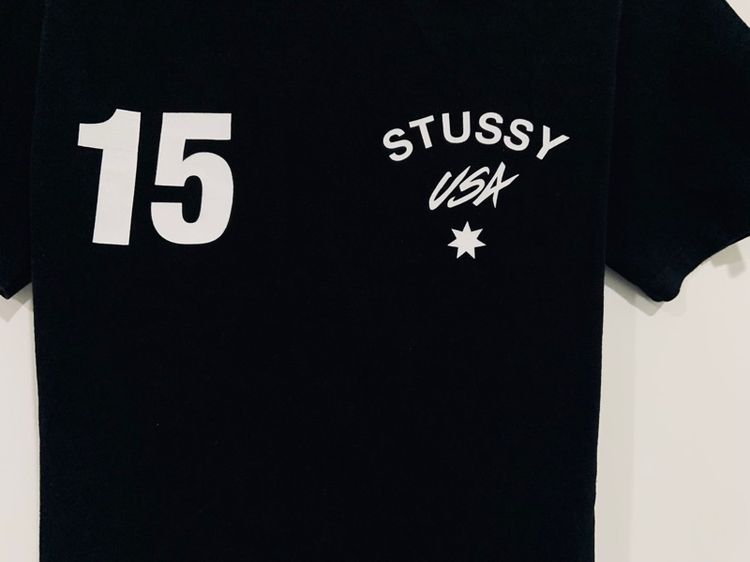 เสื้อยืด STUSSY แท้ 💯 size S ขนาดอก 19.5 ยาว 27 นิ้ว สภาพดีมาก สีดำเข้ม ลายสวย เนื้อผ้านิ่มมาก หายากน่าสะสมครับ รูปที่ 2