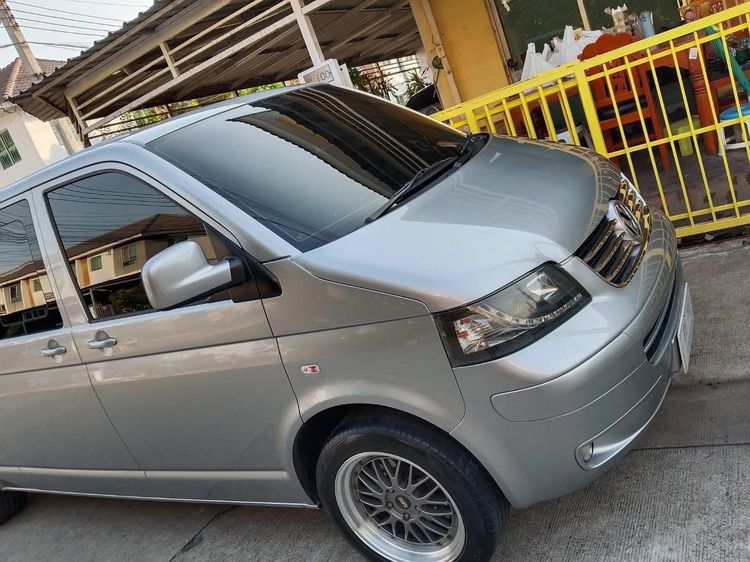 รถ Volkswagen Caravelle 3.2 V6 สี บรอนซ์เงิน