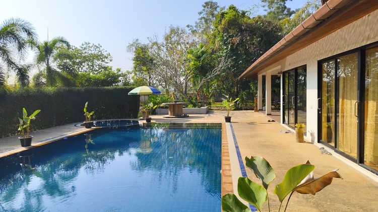 Luxury Villa 3BR Guest House with Pool on 2.9 Rai